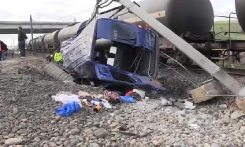 الوالي اليعقوبي يزور الضحايا 14 لحادث الاصطدام بين قطار وسيارة في طنجة