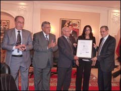 الوكالة الحضرية لآسفي واليوسفية تحصل على شهادة إيزو المهندسة نجاة كحلاني تتسلم شهادة مطابقة الجودة