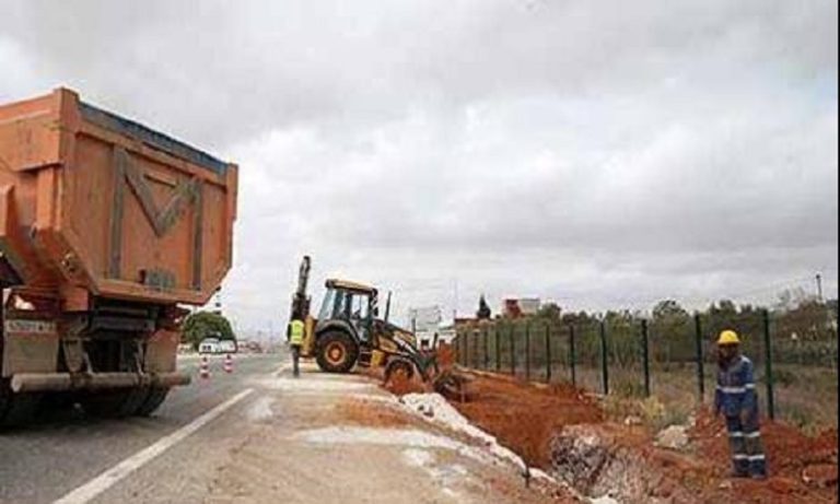 انقطاع حركة السير بين أفورار وبين الويدان بسبب الأشغال