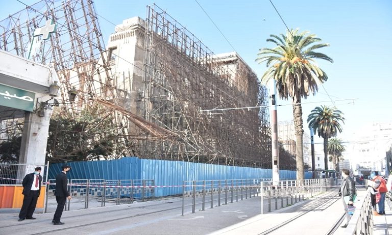 بعد انهيار جزء من فندق لينكولن..حركة الخط الأول للترامواي ما تزال متوقفة وسط مدينة الدار البيضاء