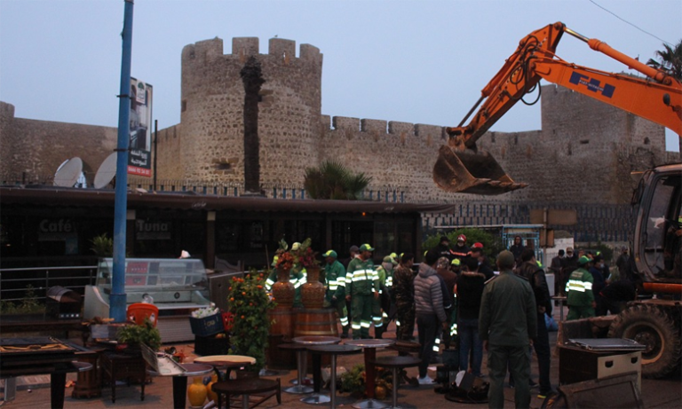 بعد سنوات من التأجيل.. سلطات آسفي تشرع في هدم مقهى لندن الشهير