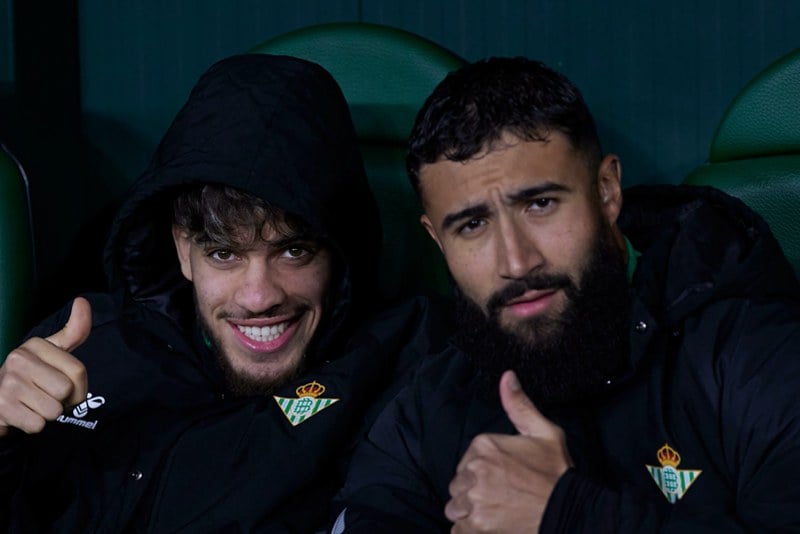 "بيتيس" يفشل في إبقاء الزلزولي ورياض