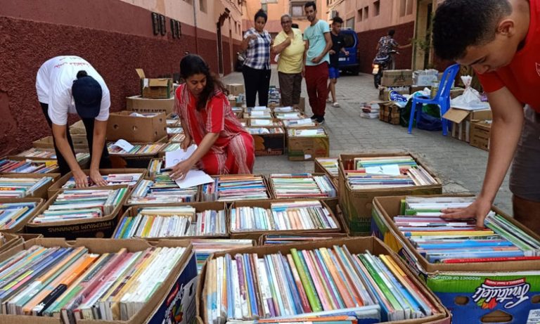 تانسيفت: مركز التنمية يقود حملة تضامنية لجمع الكتب المستعملة وتسليمها إلى كتبيي ساحة باب دكلة بمراكش