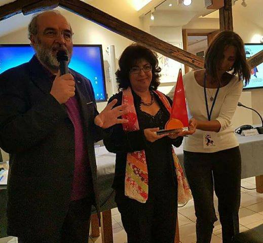 تتويج المغربية فوزية العسولي بجائزة المتوسط للنساء