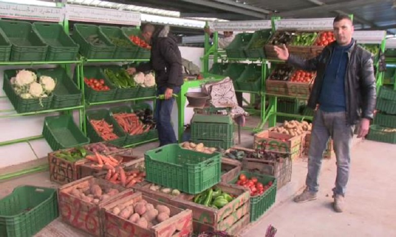 تثبيت 700 بائع متجول بالسوق النموذجي للخضر والفواكه بتيفلت