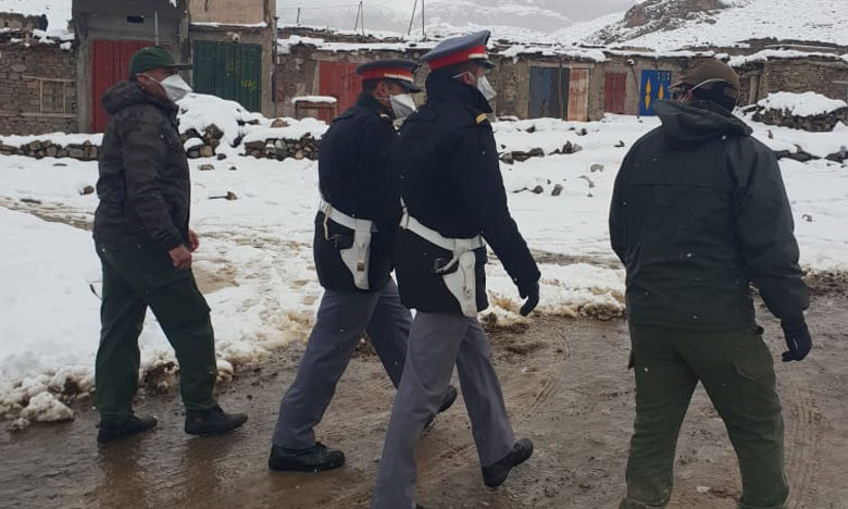 تساقط الثلوج والأمطار لم يمنع من تنفيذ حالة الطوارئ بأزيلال وبني ملال