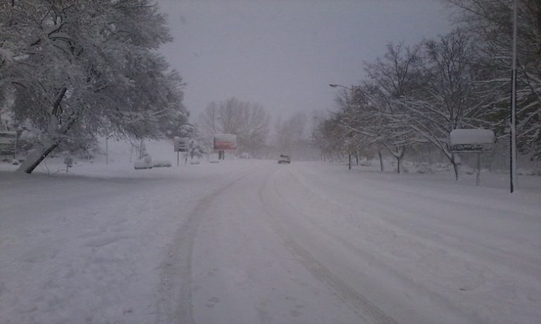 تساقطات ثلجية ورياح قوية بعدد من عمالات وأقاليم المملكة