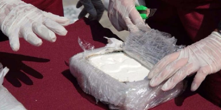 تطهير البيضاء من كمية مهمة من الكوكايين