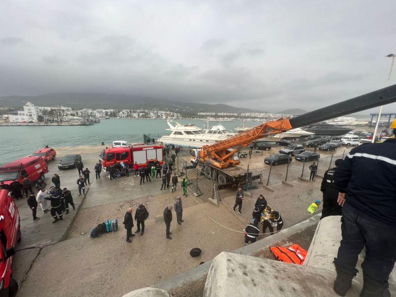 تطوان: إنقاذ طاقم سفينة كاميرونية جانحة بميناء مارينا سمير