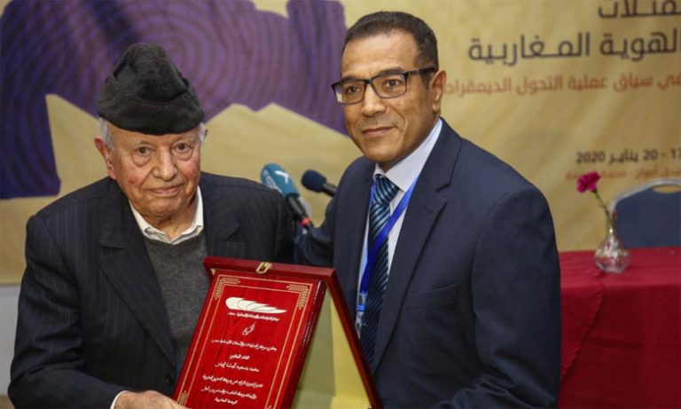 تكريم محمد بنسعيد آيت إيدر في المنتدى المغاربي بالجديدة تقديرا لدوره الرائد في حركة التحرير المغربية