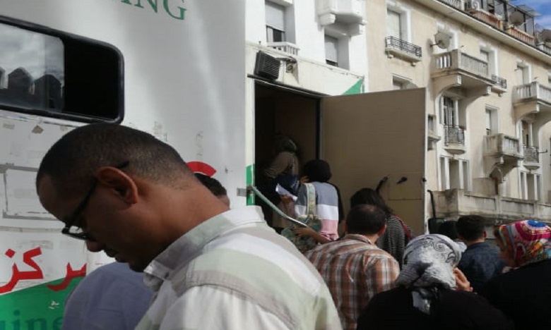 توافد أزيد من 800 متبرع بالدم تضامنا مع ضحايا انقلاب قطار بوقنادل