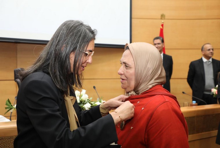 توشيح 211 موظفا بوزارة الاقتصاد والمالية بأوسمة ملكية