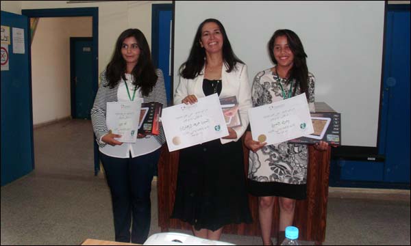 المتوجتان رفقة مؤطرتهما خديجة الزعيتراوي