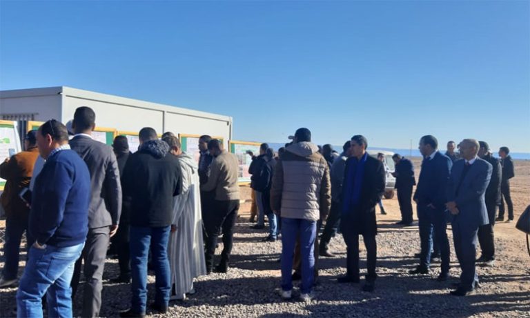 جامعيون وإعلاميون يطلعون بزاكورة على مشروع الحزام الأخضر والطاقة الشمسية نور تافيلالت