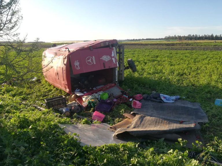 جرح 6 عمال زراعيين في حادث انقلاب سيارتهم ضواحي القنيطرة