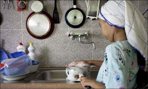 جمعويون يدعون لتحديد سن عمال المنازل في 18