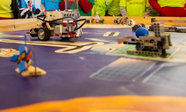 جهة مراكش تفوز بنهائيات مباراتي الروبوتيات التربوية والأولمبياد الوطنية في المعلوميات