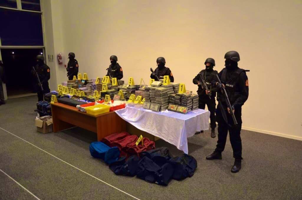 حجز 476 كلغ من مخدر الكوكايين داخل شقة بالهرهورة في عملية امنية بين أمن تمارة والدارالبيضاء