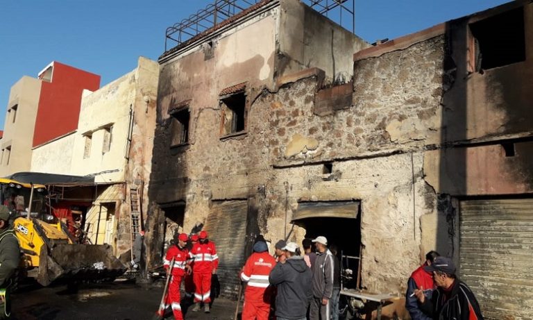 حريق مهول في سوق "لالة زهراء" بالجديدة يأتي على محلات للمتلاشيات