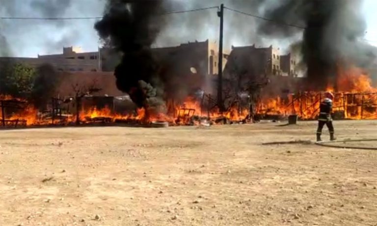 حريق يلتهم "براريك" تأوي مهاجرين أفارقة في تيزنيت دون خسائر بشرية