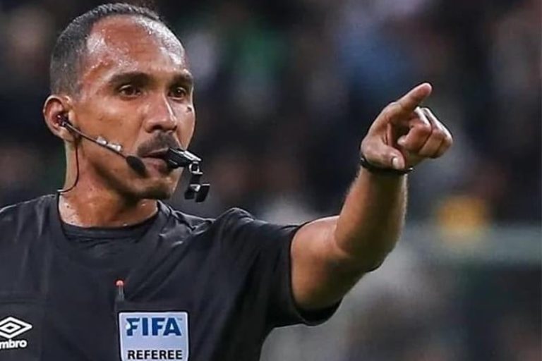 حكم سوداني لمباراة المغرب وجنوب إفريقيا
