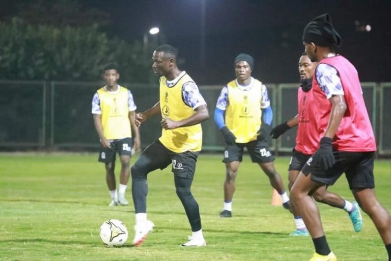 خصوم "الأسود" يستهلون التحضير لـ"الكان"