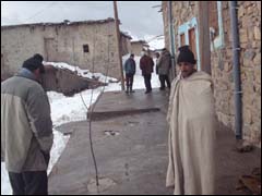 دواوير نائية بتونفيت مقصية من المساعدات والمعونات تونفيت تنقصها مرافق صحية واجتماعية وفرص عمل للشباب (خاص)