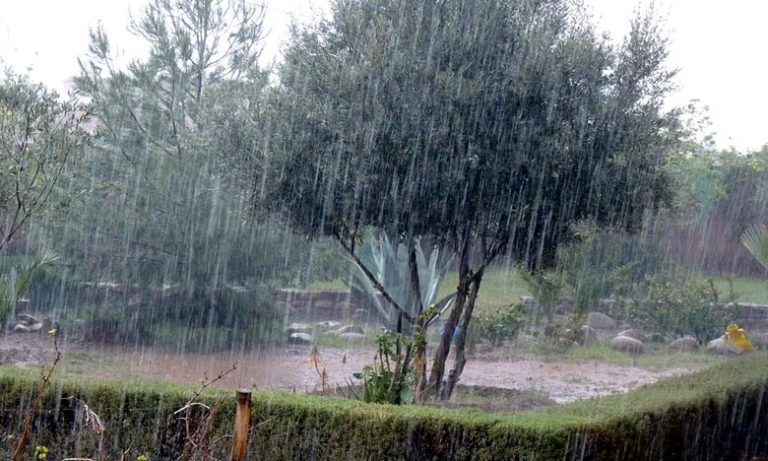 رياح قوية وأمواج خطيرة يومي الثلاثاء والأربعاء بشمال المملكة