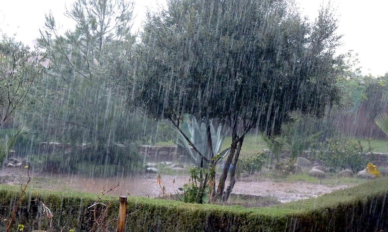 رياح قوية وأمواج خطيرة يومي الثلاثاء والأربعاء بشمال المملكة