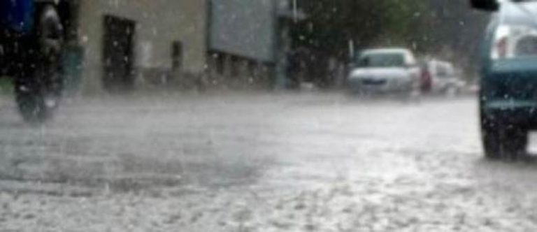 زخات رعدية محليا قوية اليوم الإثنين بعدد من أقاليم المملكة