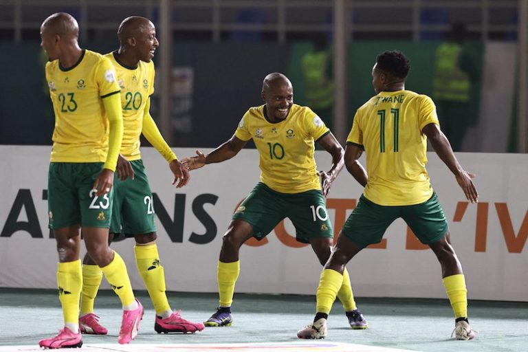 "زوان ثيمبا" يثق في تجاوز منتخب "الأسود"