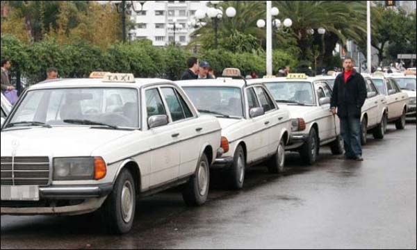 سائقو الطاكسيات بالبيضاء يطالبون بمنع شركات الوساطة