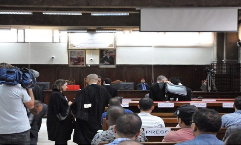 سيارة اسعاف وطبيب مداوم في جلسات محاكمة معتقلي الحسيمة