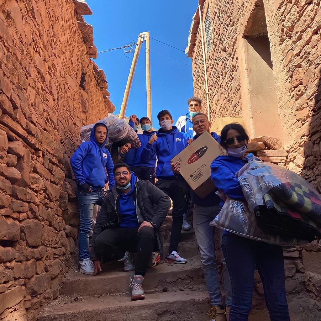 شباب مراكشيون ينخرطون في حملة تضامنية إنسانية لتخفيف موجة البرد على ساكنة المناطق الجبلية