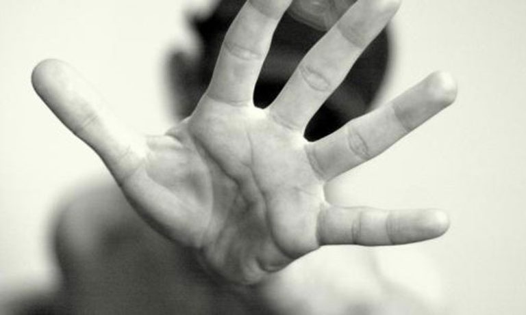 شغيلة التعليم تطالب بالاعتذار من قناة بعد "المس بكرامة المعلم"