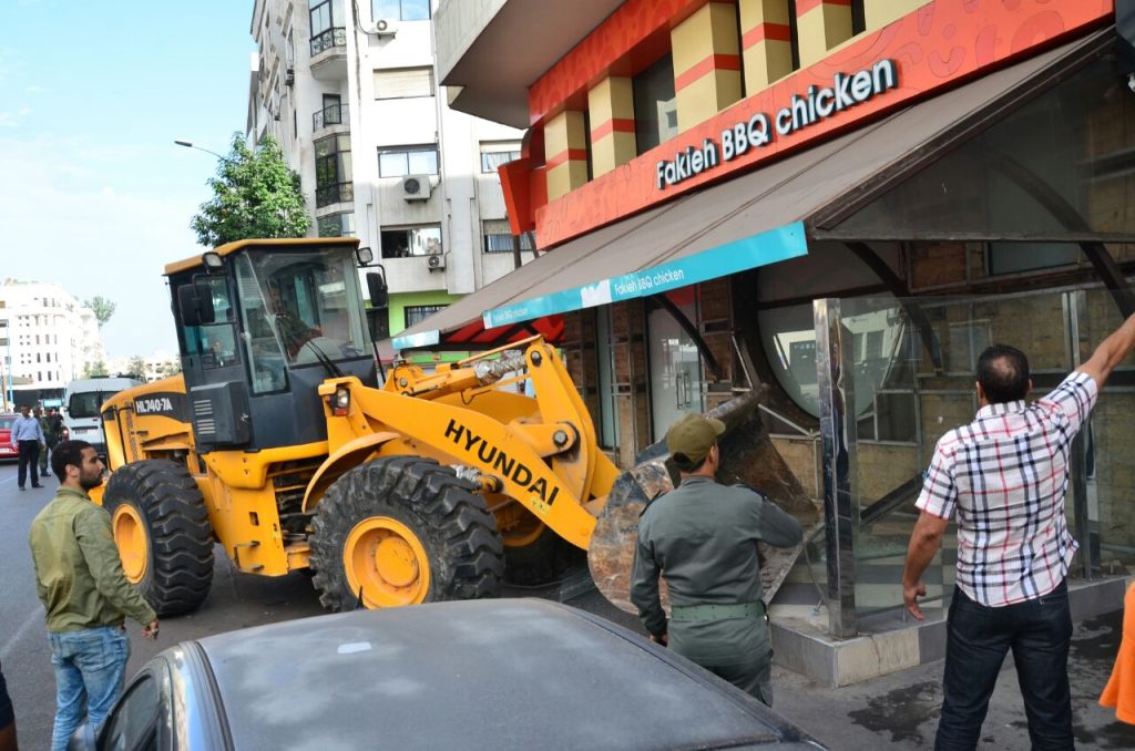 شن حملة ثانية على الملك العمومي بالحي الحسني في البيضاء