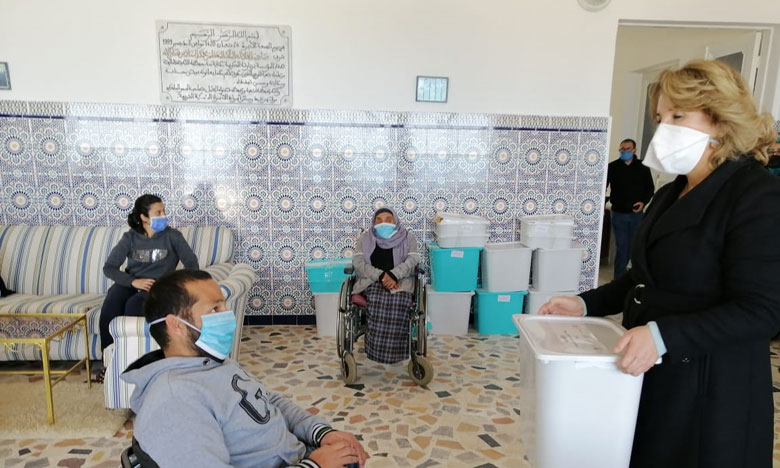 صندوق الأمم المتحدة للسكان يوزع "علبة السلامة 2" على ذوي الاحتياجات بطنجة
