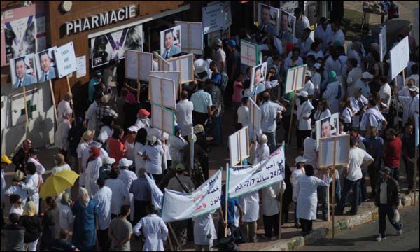 صيادلة البيضاء يواصلون الاحتجاج ضد خرق مواقيت العمل