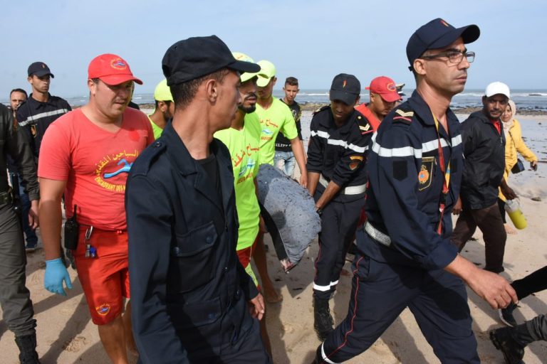 ضحايا فاجعة زناتة يرتفعون إلى 13 قتيلا والدرك يحقق مع 7 متهمين بتنظيم رحلة الموت