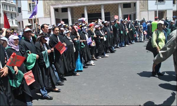 عدليو الفدرالية يتأهبون لإضرابات ووقفة احتجاج أمام الوزارة