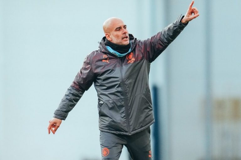 غوارديولا "لا يفكّر" بمغادرة مانشستر سيتي