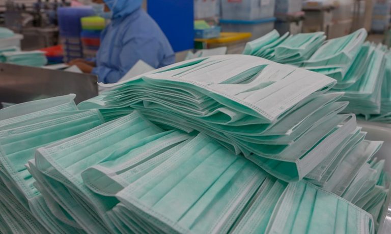 فاس: السلطات المحلية والأمنية توقف عددا من مخالفي ارتداء الكمامات