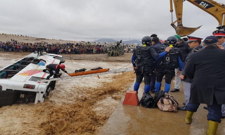 فقدان رضيع في انزلاق حافلة بين مراكش والجديدة بسبب الأمطار الغزيرة