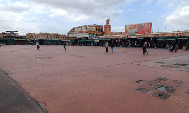 فيروس كورونا يجبر المراكشيين بالإبقاء في منازلهم ويخلي شوارع المدينة الحمراء