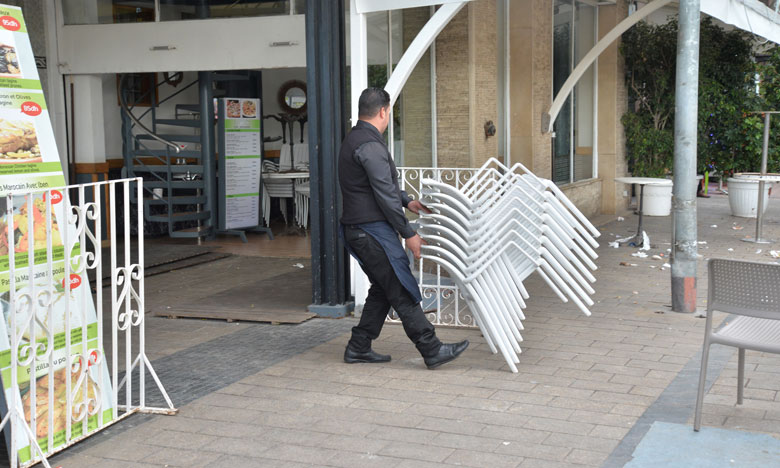 فيروس كورونا يغلق المقاهي وأربابها يطالبون بوفير مساعدات مادية