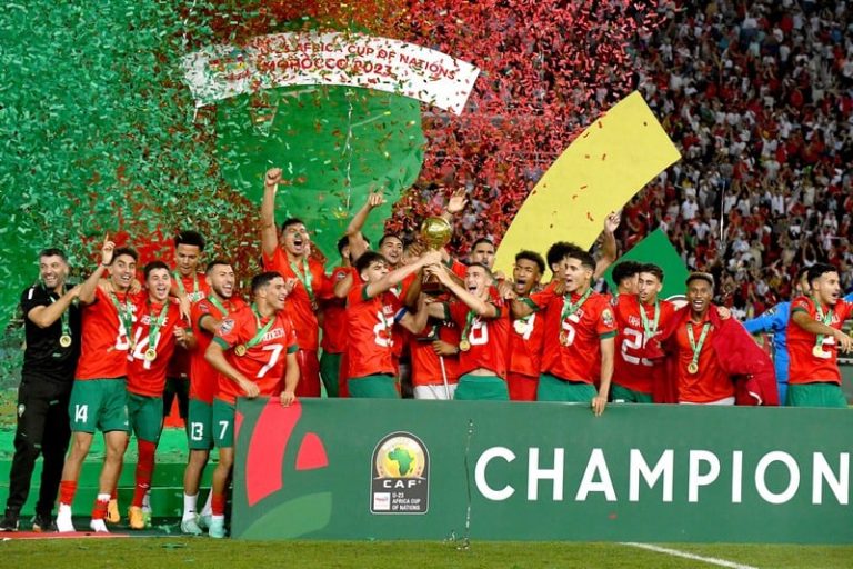 كرة القدم تتصدر بريق الرياضة المغربية