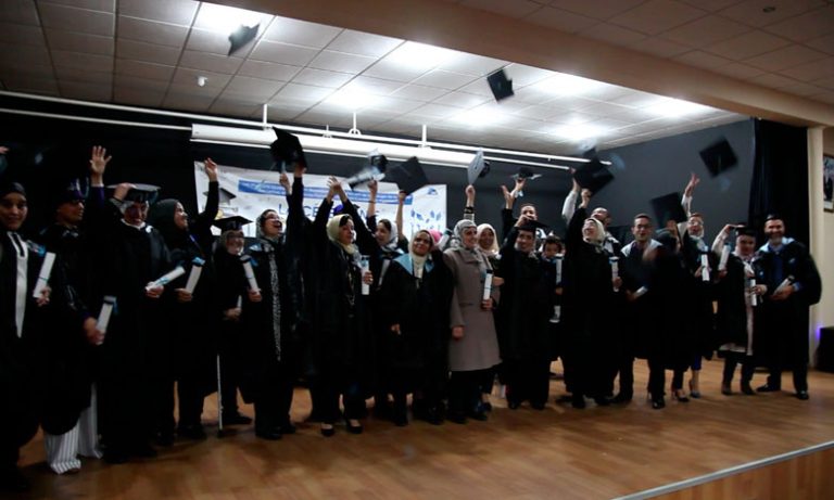 كلية الآداب والعلوم الإنسانية عين الشق تحتفي بالفوج الثاني لشعبة علم الاجتماع