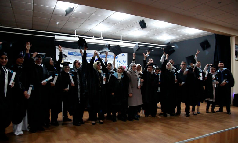 كلية الآداب والعلوم الإنسانية عين الشق تحتفي بالفوج الثاني لشعبة علم الاجتماع