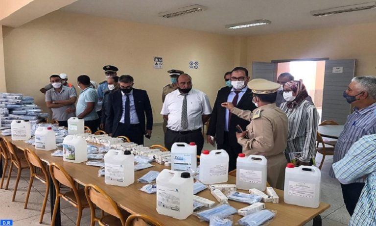 كوفيد-19: توزيع كمامات وسوائل التعقيم على التلاميذ بتامنصورت بمراكش