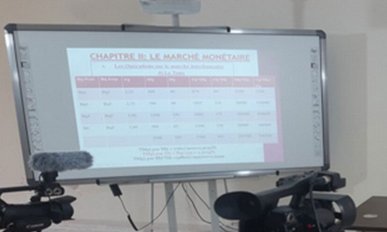 كوفيد 19.. توفير مليون حساب إلكتروني للطلبة بالحديدة و5 آلاف للأساتذة على المنصة الرقمية